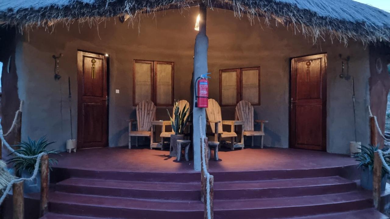 Africa Safari Maasai Boma Villa Серенгети Екстериор снимка