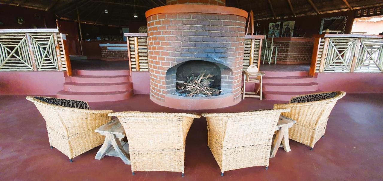 Africa Safari Maasai Boma Villa Серенгети Екстериор снимка