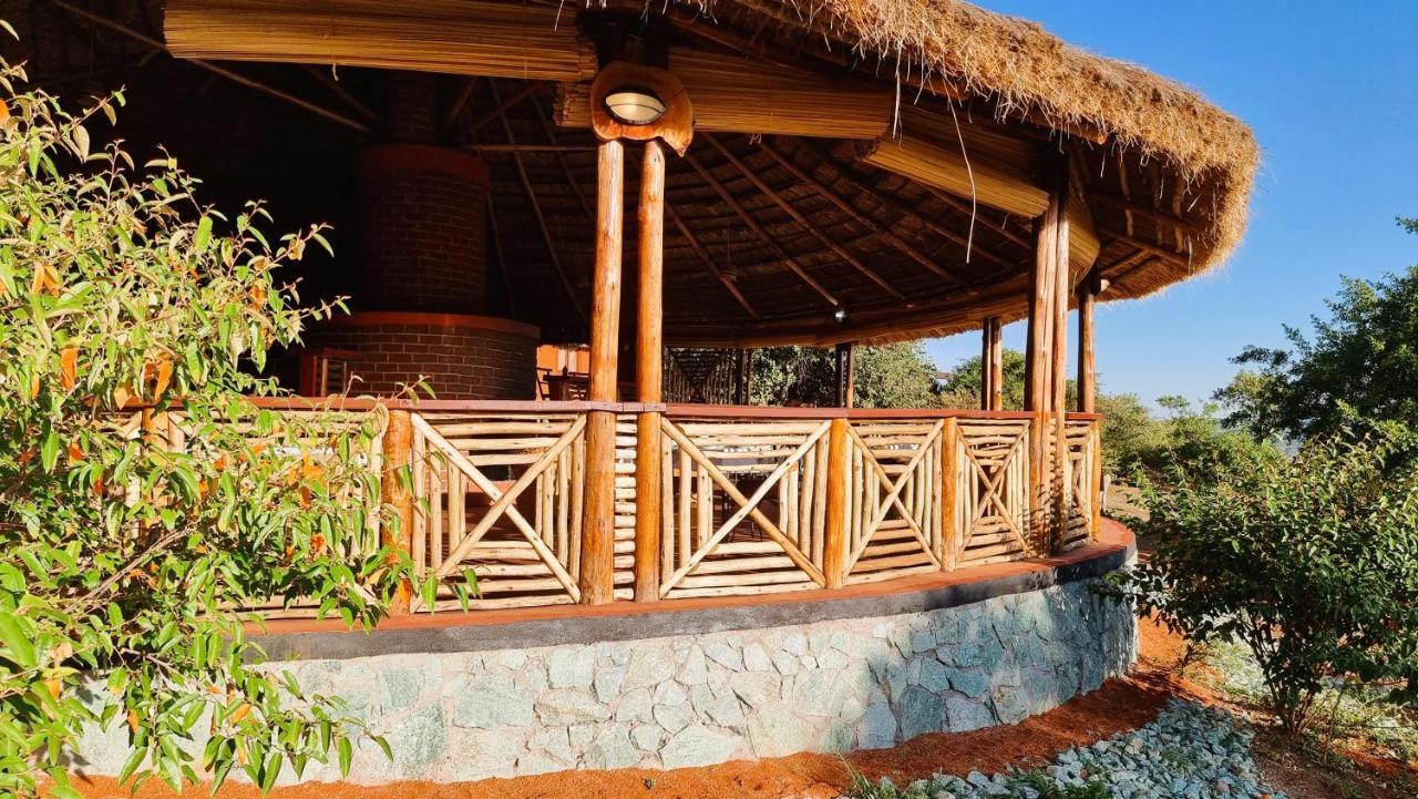 Africa Safari Maasai Boma Villa Серенгети Екстериор снимка